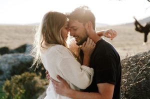 How Dating.com Reviews Can Help You Dating Online