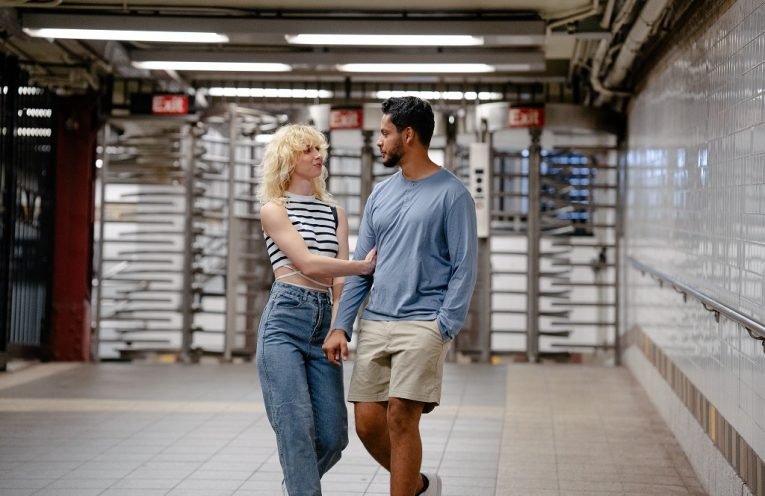 AmoLatina Success Stories: Finding Love Across Borders