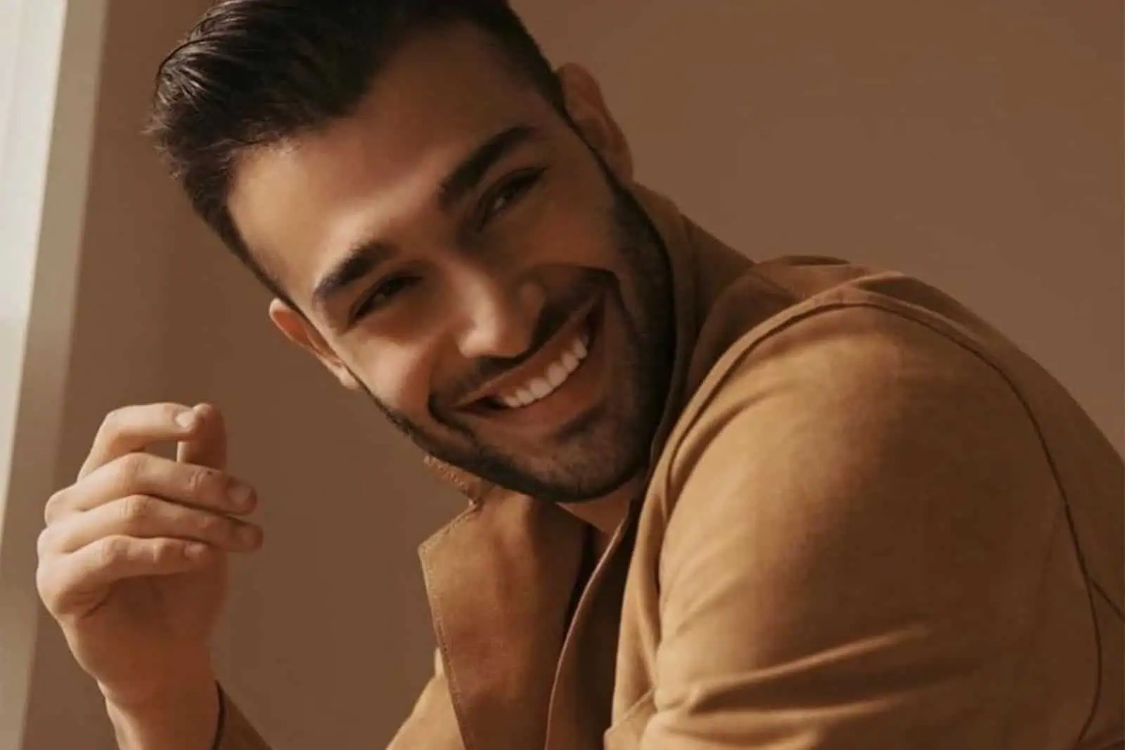 Persian Men: A Complete Guide to Their Culture, Traits, and What to Expect from Them in a Relationship