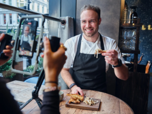 Amolatina for Foodies & Culinary Enthusiasts: Finding Love Over Shared Meals